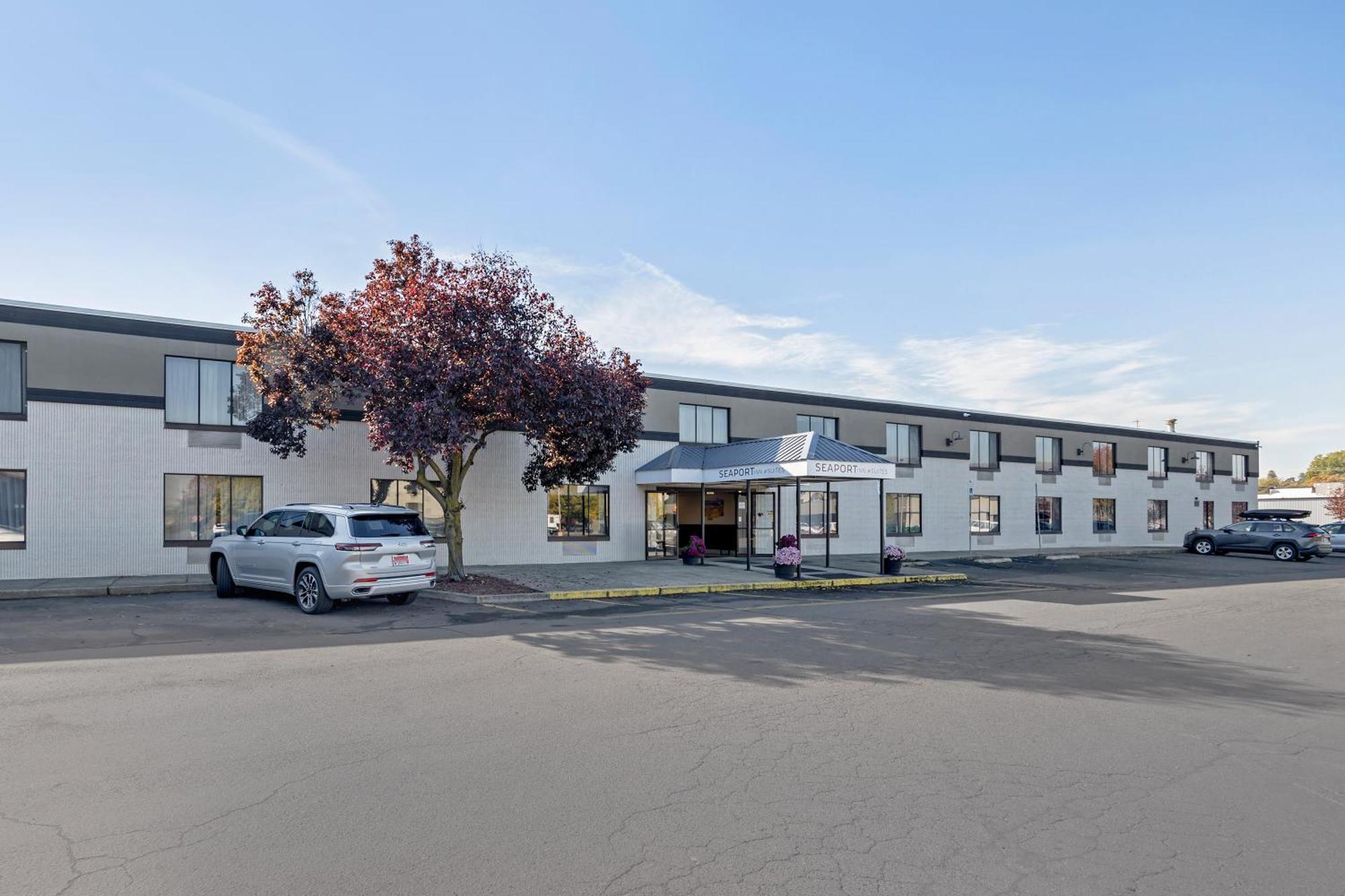 Seaport Inn & Suites Льюистон Экстерьер фото