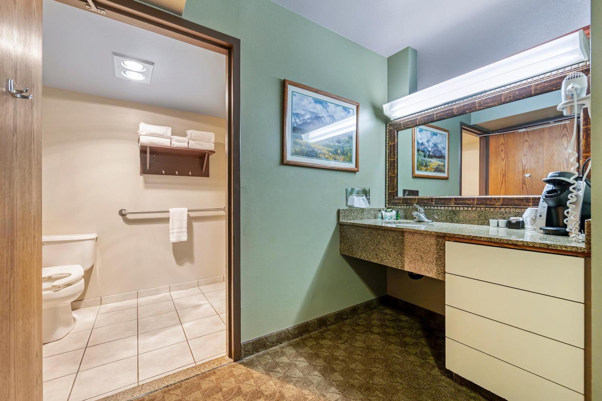 Seaport Inn & Suites Льюистон Экстерьер фото