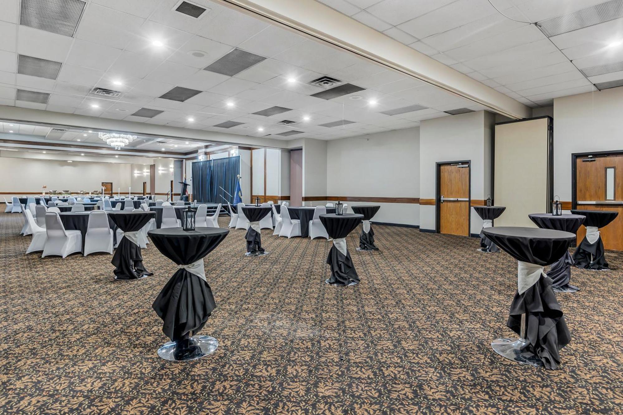 Seaport Inn & Suites Льюистон Экстерьер фото