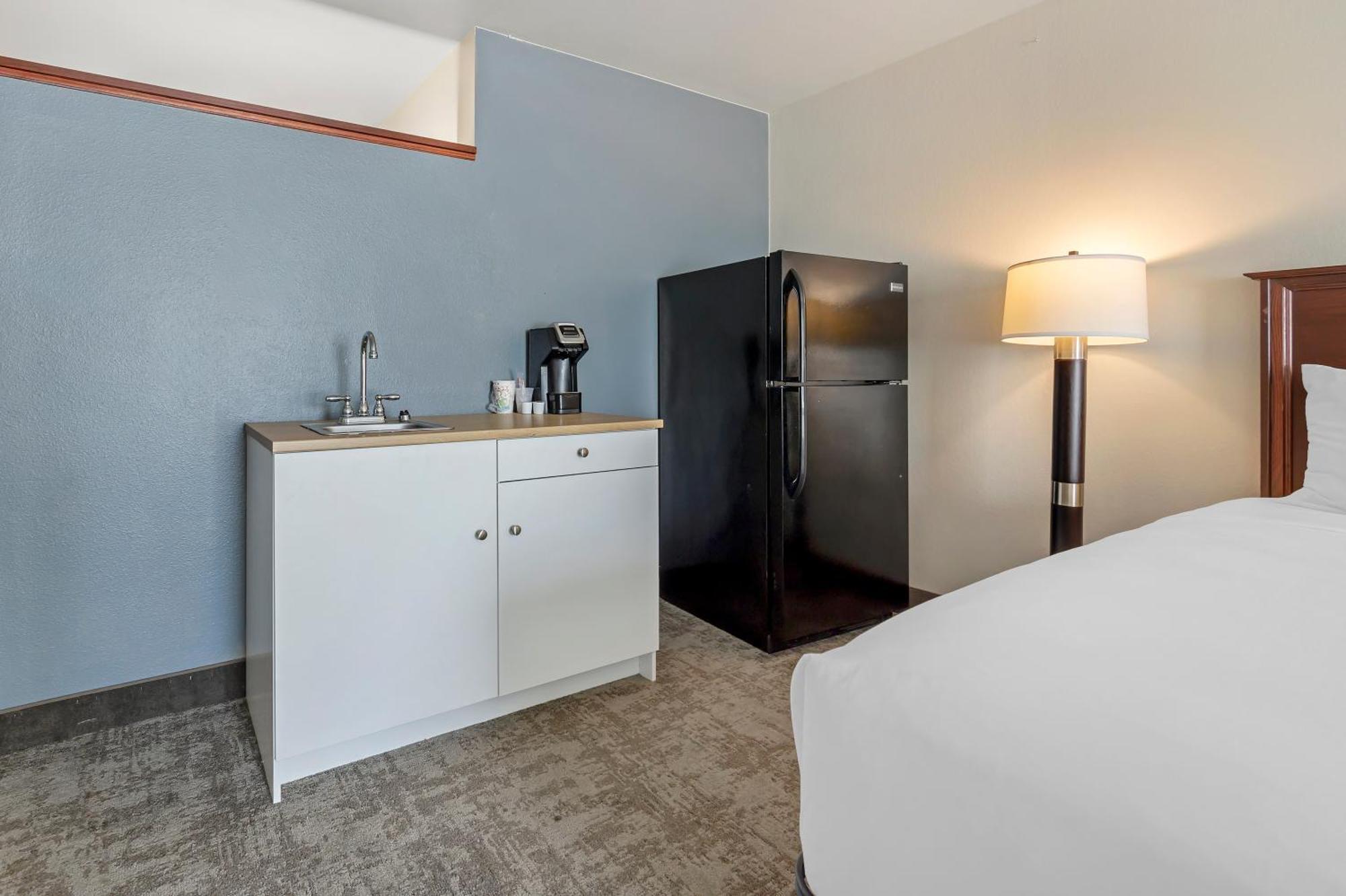 Seaport Inn & Suites Льюистон Экстерьер фото