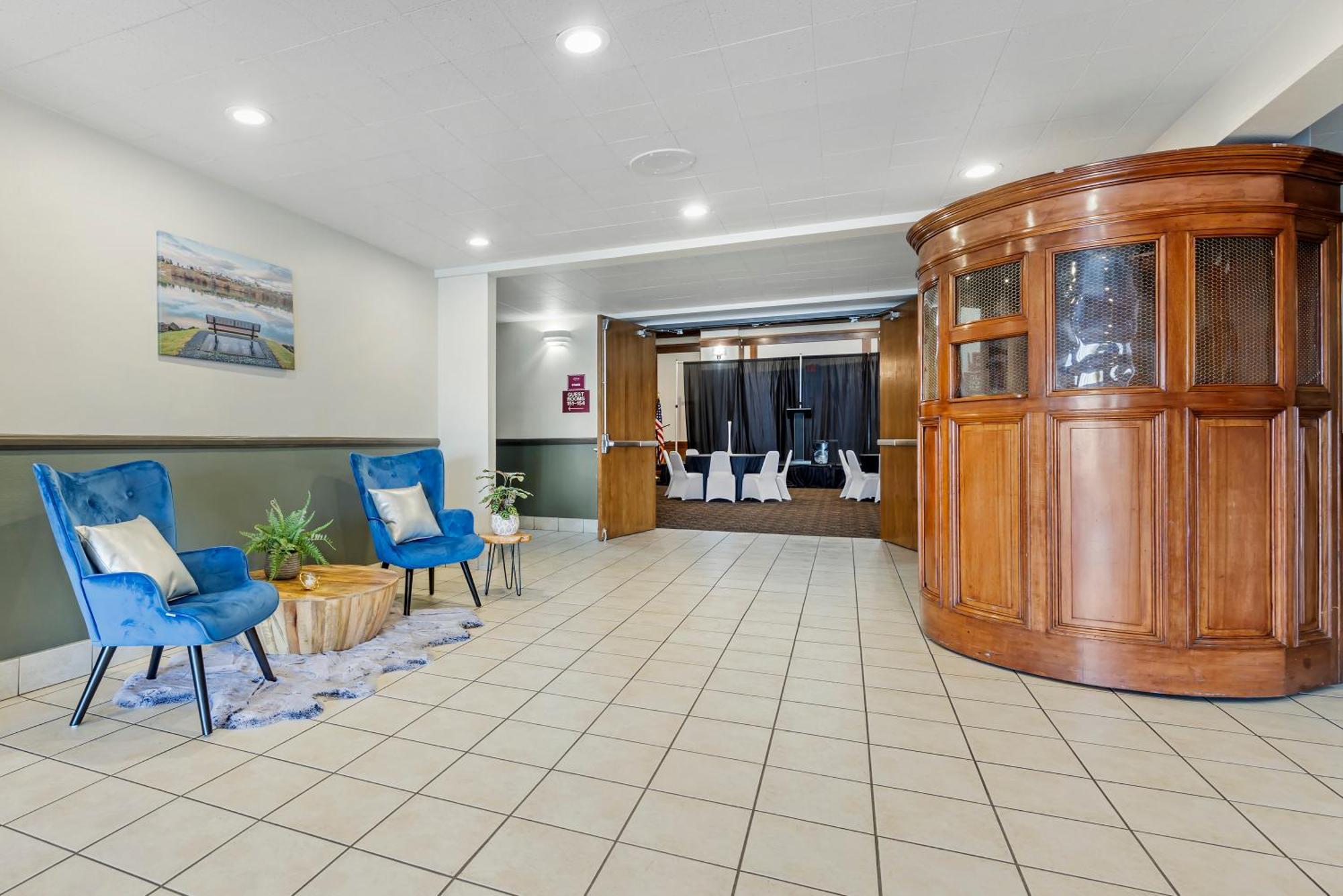 Seaport Inn & Suites Льюистон Экстерьер фото